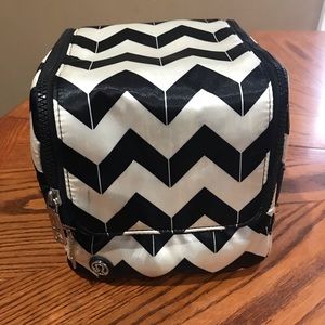 Lululemon sink shower travel kit